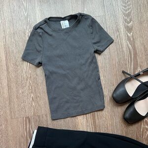 H&M Gray Short Sleeve T-Shirt